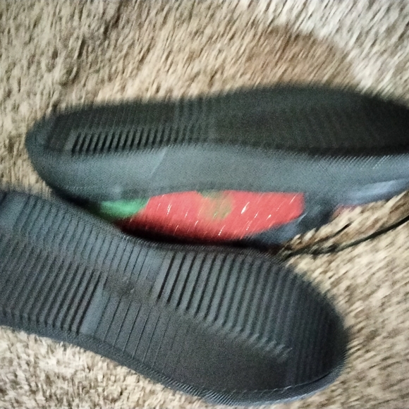 Shoes - Picture 4 of 4